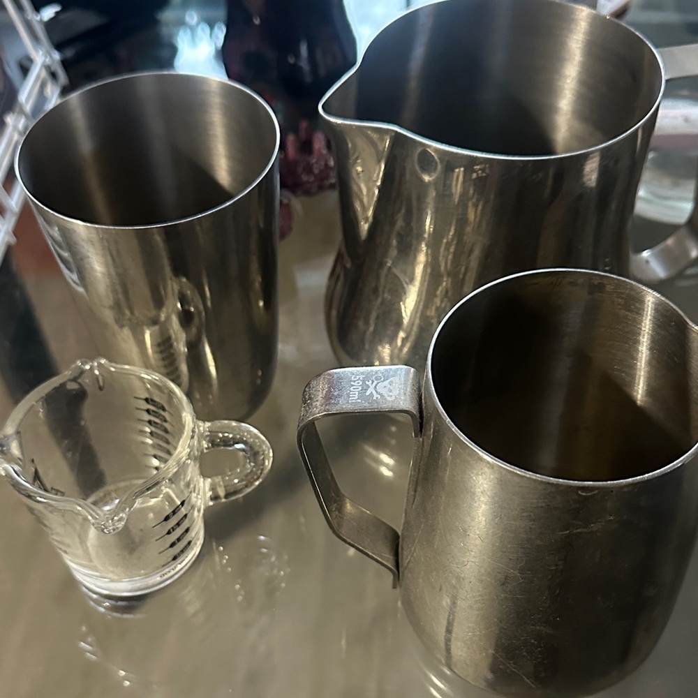 milk frothing pitcher set & accessories
